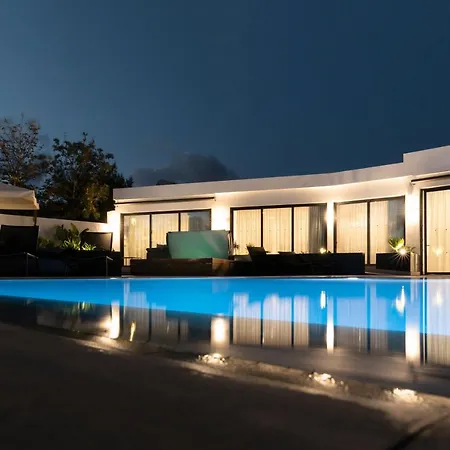 Villa Estelinas - Luxurious 5 Bedroom - Stunning Sea Views - Jacuzzi