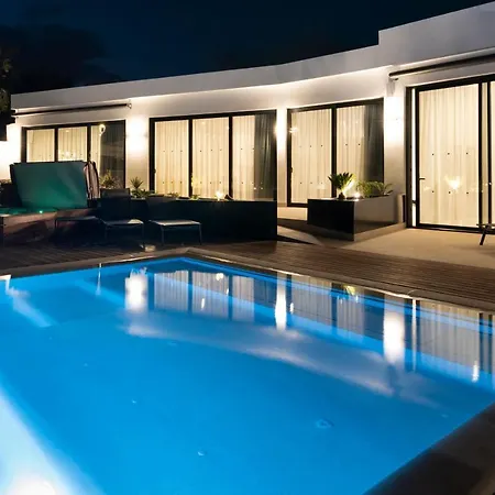 Villa Estelinas - Luxurious 5 Bedroom - Stunning Sea Views - Jacuzzi Puerto del Carmen