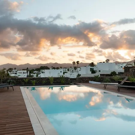 Estelinas - Luxurious 5 Bedroom - Stunning Sea Views - Jacuzzi Villa Puerto del Carmen (Lanzarote)