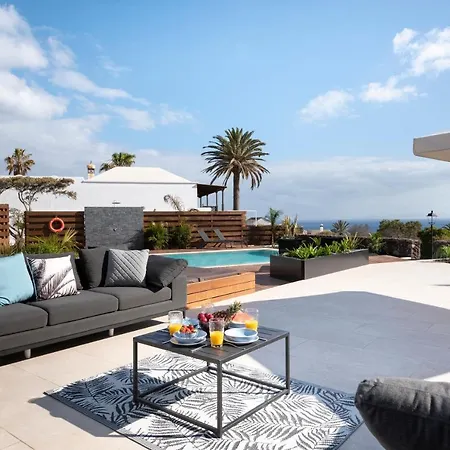 Villa Estelinas - Luxurious 5 Bedroom - Stunning Sea Views - Jacuzzi