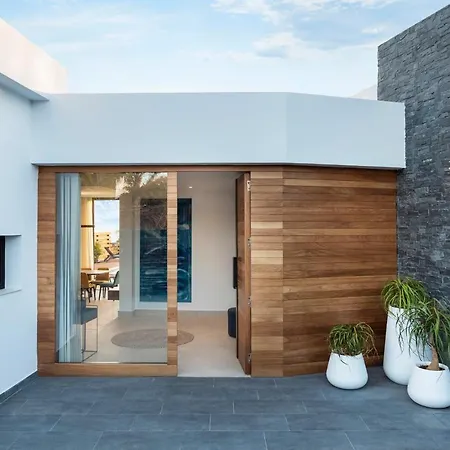 Estelinas - Luxurious 5 Bedroom - Stunning Sea Views - Jacuzzi Puerto del Carmen