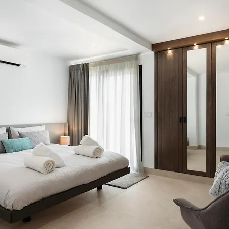Estelinas - Luxurious 5 Bedroom - Stunning Sea Views - Jacuzzi