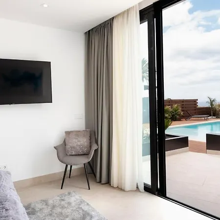 Estelinas - Luxurious 5 Bedroom - Stunning Sea Views - Jacuzzi Villa Puerto del Carmen