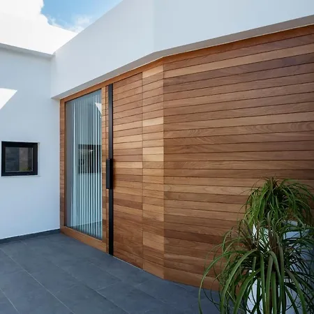 Estelinas - Luxurious 5 Bedroom - Stunning Sea Views - Jacuzzi